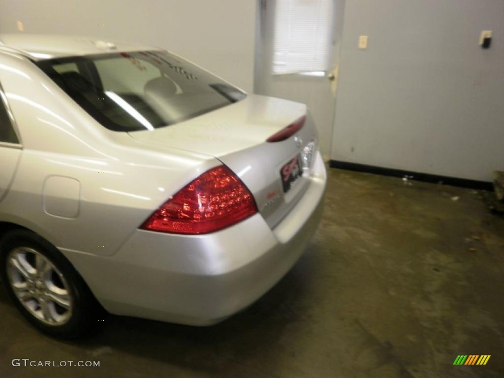 2006 Accord EX-L Sedan - Alabaster Silver Metallic / Gray photo #3