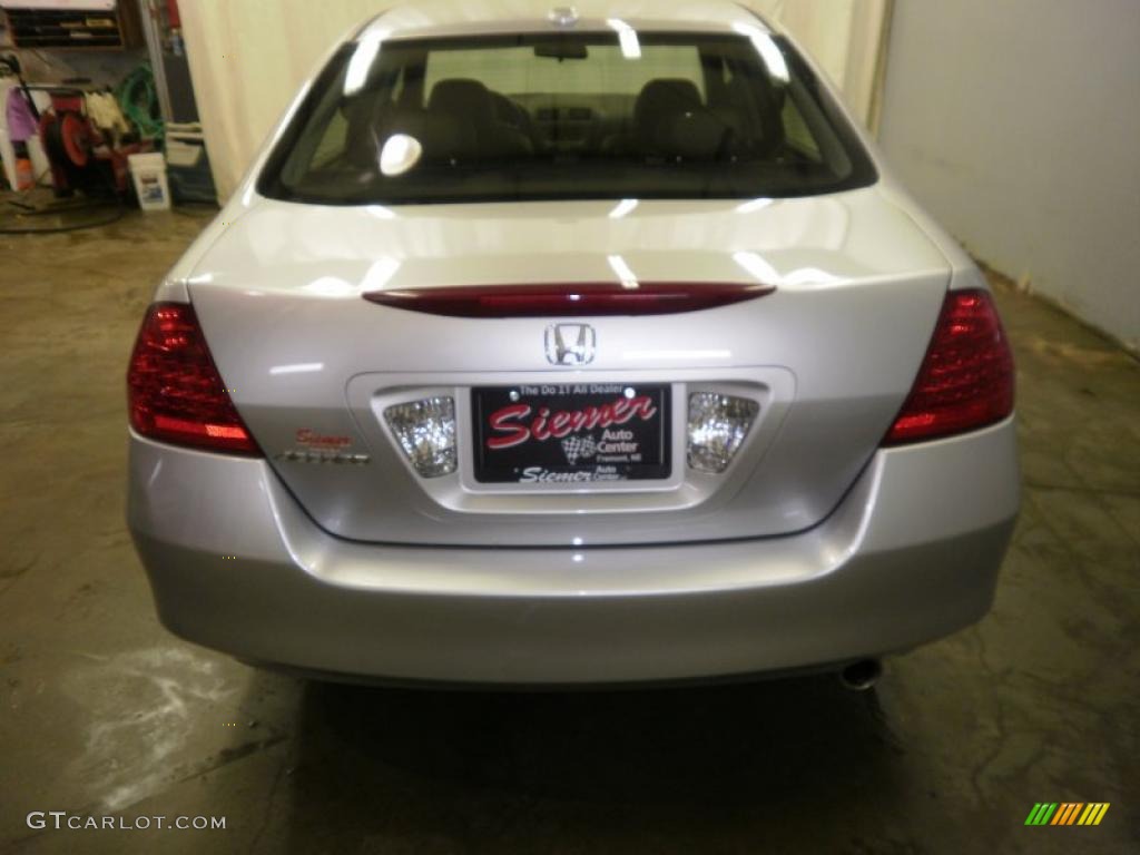 2006 Accord EX-L Sedan - Alabaster Silver Metallic / Gray photo #4