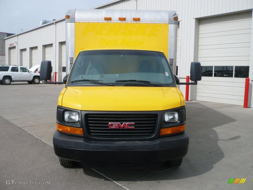 2007 Savana Cutaway 3500 Commercial Cargo Van - Yellow / Medium Pewter photo #2