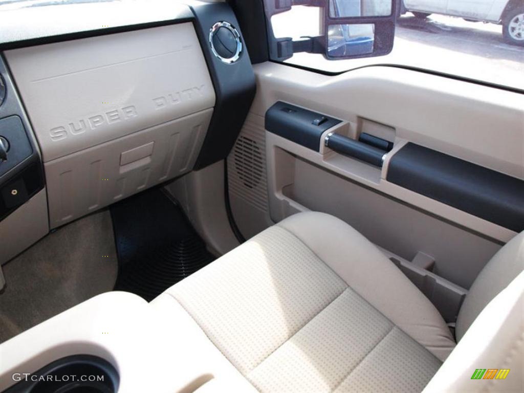 2008 F350 Super Duty XLT Crew Cab 4x4 - Dark Blue Pearl Metallic / Camel photo #13