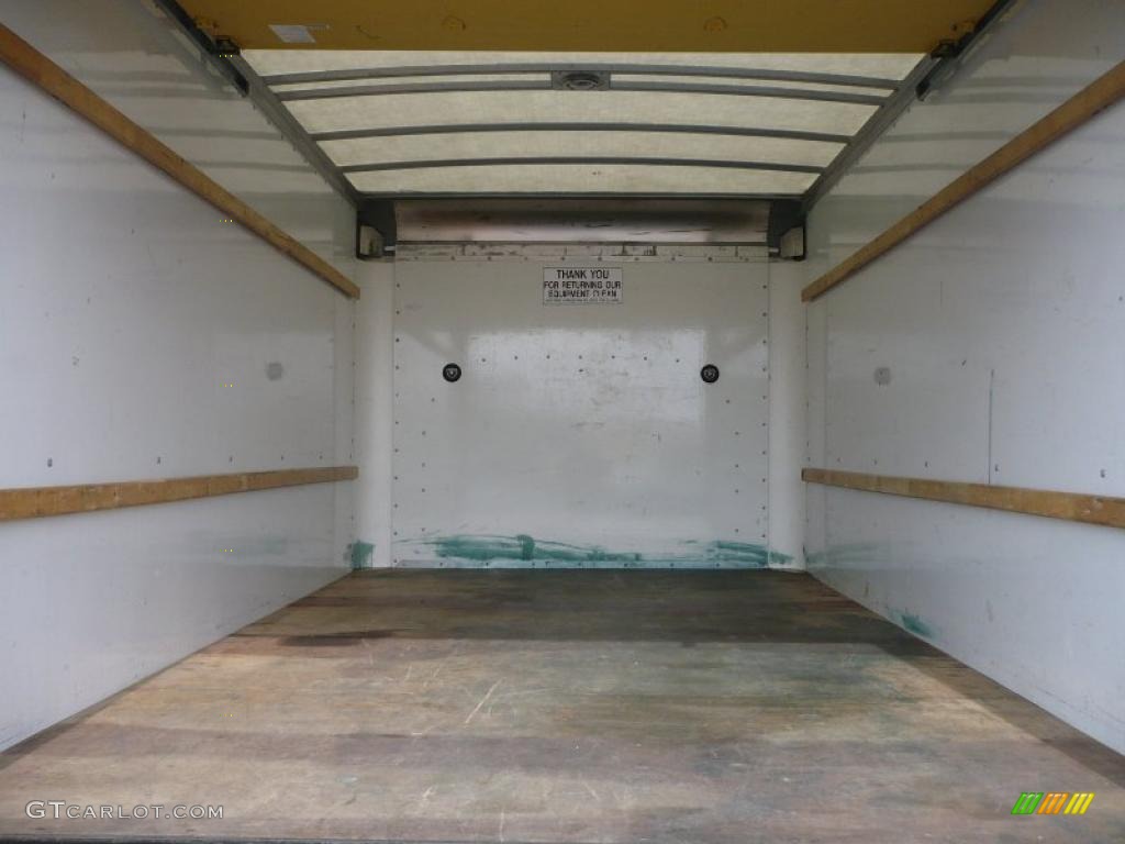 2007 Savana Cutaway 3500 Commercial Cargo Van - Yellow / Medium Pewter photo #10