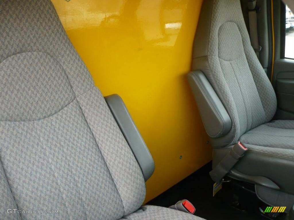 2007 Savana Cutaway 3500 Commercial Cargo Van - Yellow / Medium Pewter photo #11