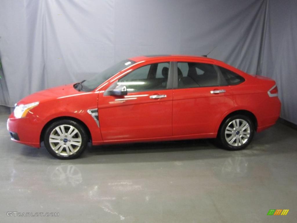 2008 Focus SE Sedan - Vermillion Red / Charcoal Black photo #2