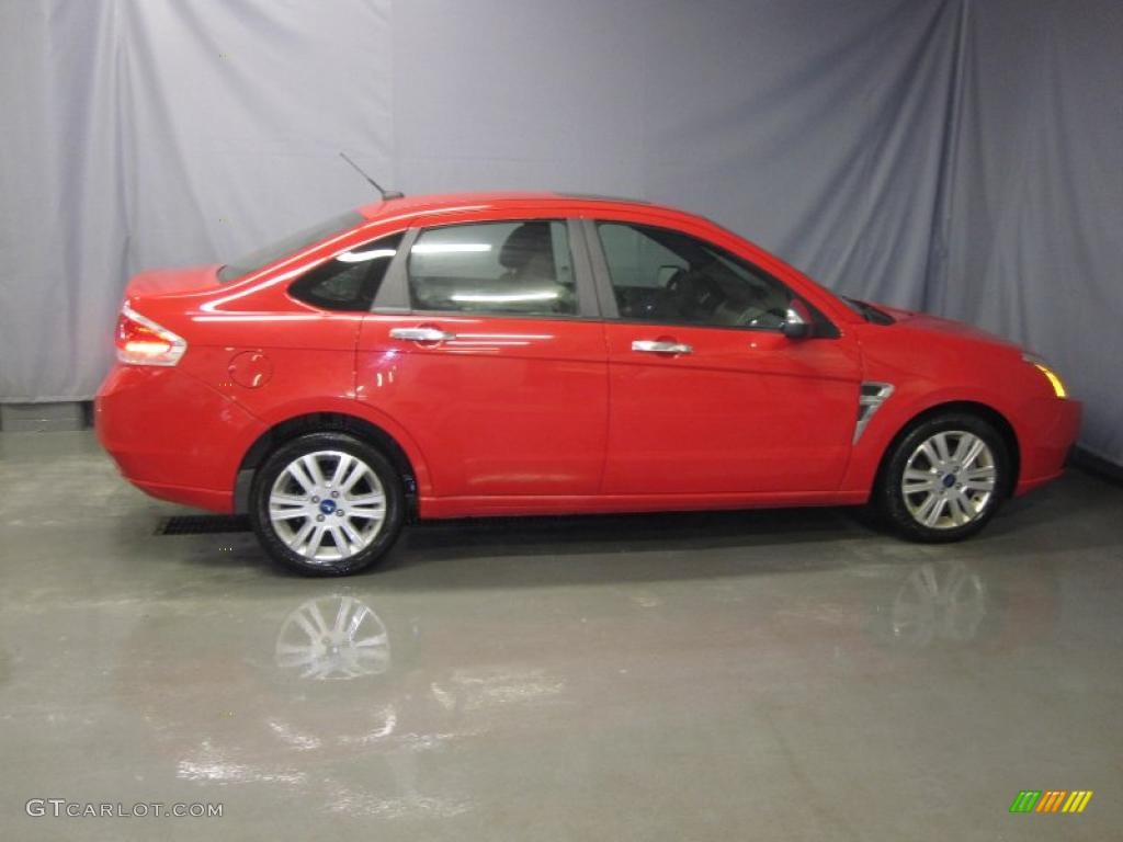 2008 Focus SE Sedan - Vermillion Red / Charcoal Black photo #4