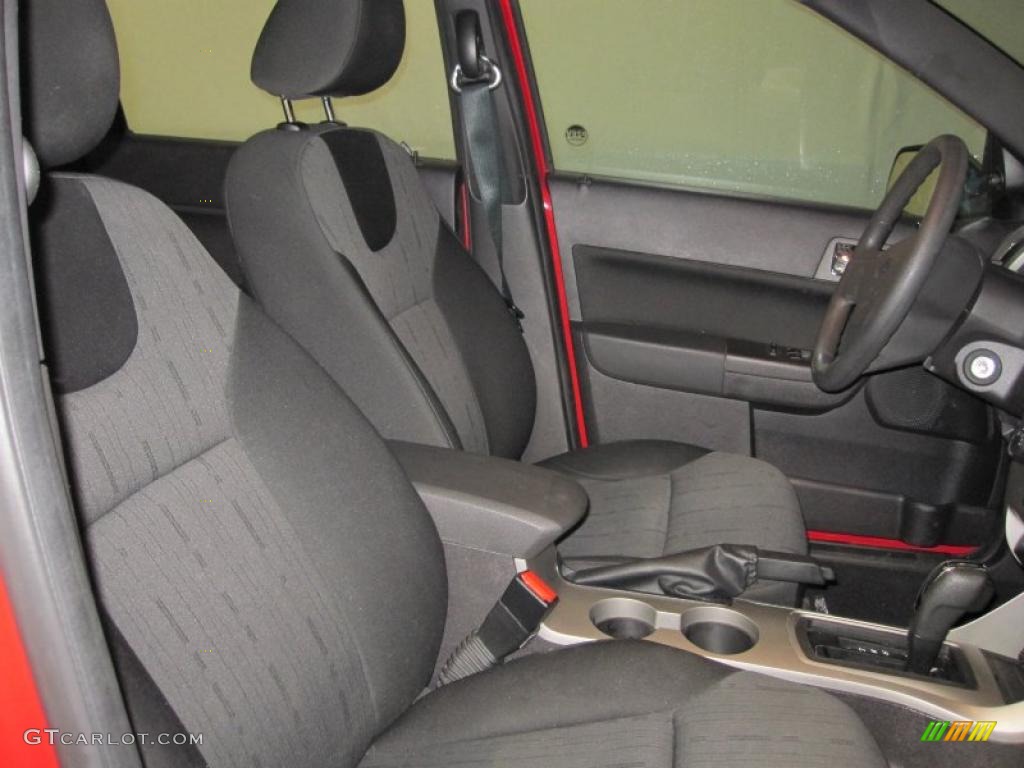 2008 Focus SE Sedan - Vermillion Red / Charcoal Black photo #8