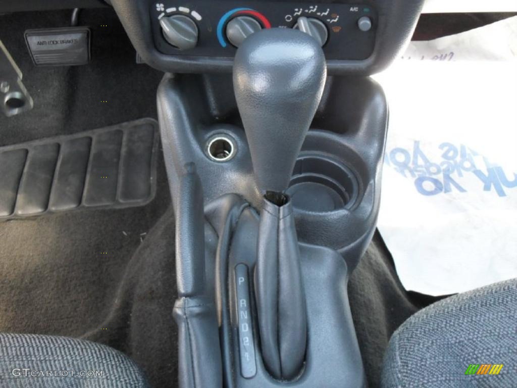 1998 Sunfire SE Sedan - Bright White / Graphite photo #21
