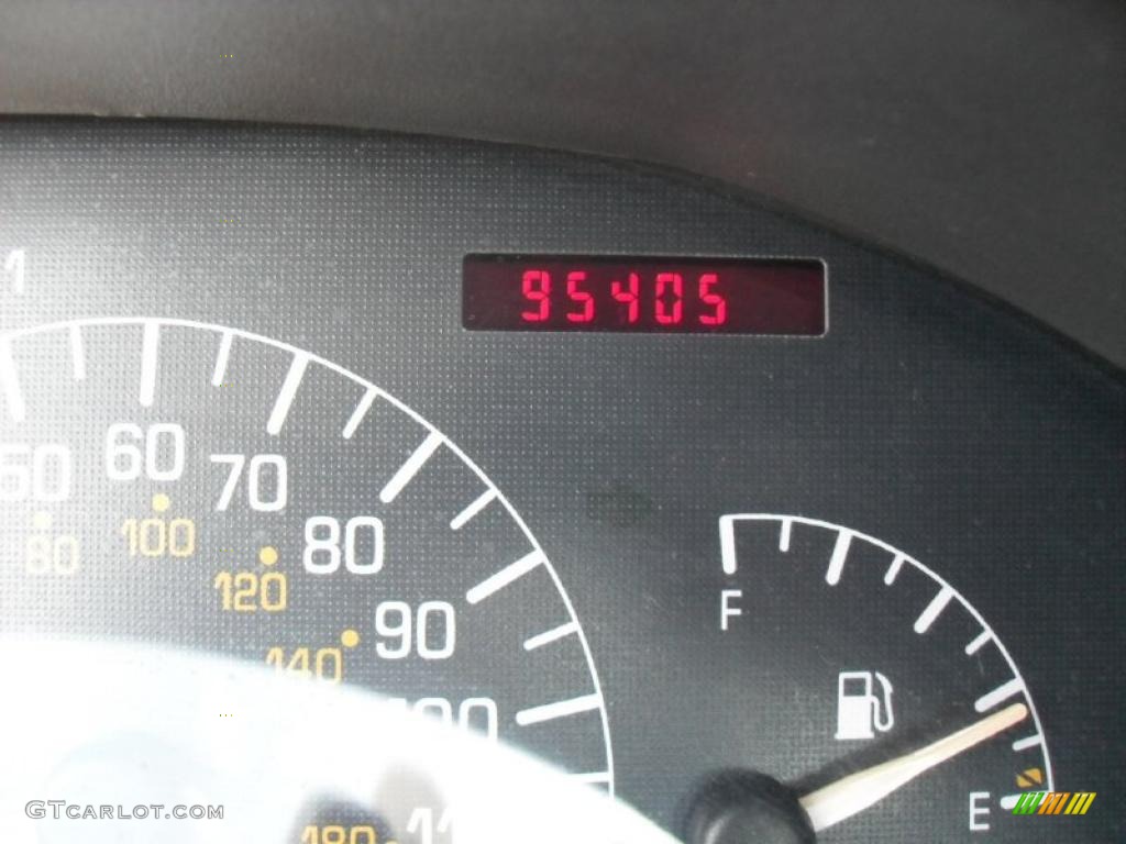 1998 Sunfire SE Sedan - Bright White / Graphite photo #23