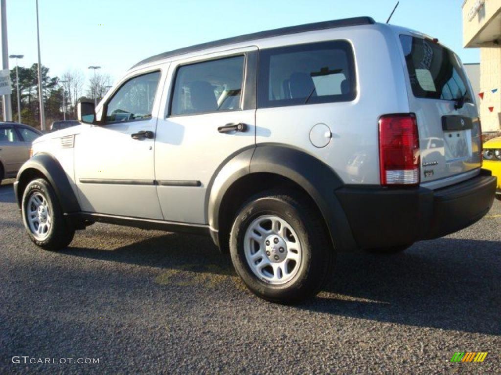 2008 Nitro SXT 4x4 - Bright Silver Metallic / Dark Slate Gray photo #3