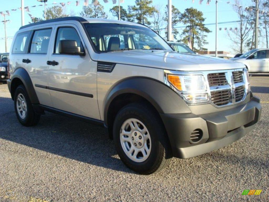 2008 Nitro SXT 4x4 - Bright Silver Metallic / Dark Slate Gray photo #6