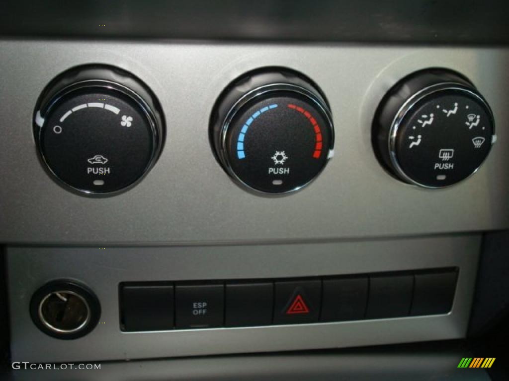 2008 Nitro SXT 4x4 - Bright Silver Metallic / Dark Slate Gray photo #13