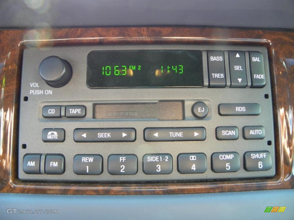 2001 Town Car Executive - Aqua Blue / Light Graphite photo #19
