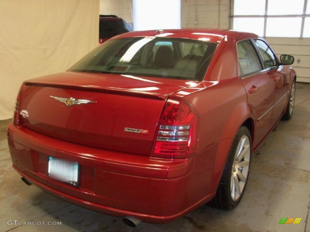 2007 300 C SRT8 - Inferno Red Crystal Pearlcoat / Dark Slate Gray/Light Graystone photo #12