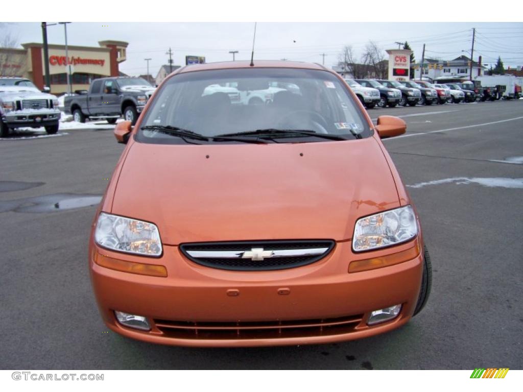 2006 Aveo LT Hatchback - Spicy Orange / Charcoal photo #2