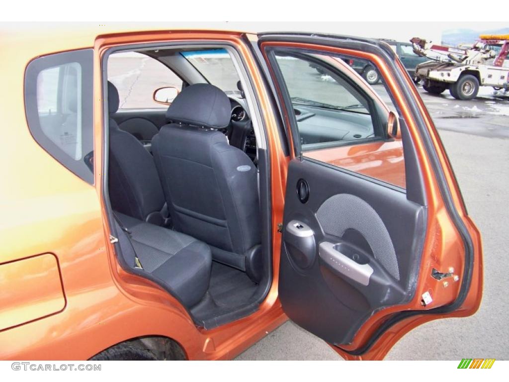 2006 Aveo LT Hatchback - Spicy Orange / Charcoal photo #13