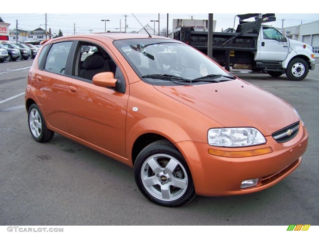 2006 Aveo LT Hatchback - Spicy Orange / Charcoal photo #17