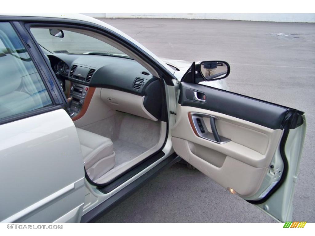 2006 Outback 2.5i Limited Wagon - Champagne Gold Opalescent / Taupe photo #22