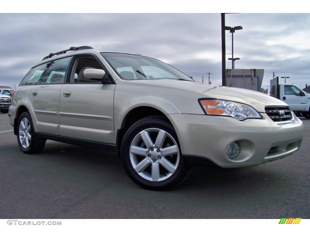 2006 Outback 2.5i Limited Wagon - Champagne Gold Opalescent / Taupe photo #28