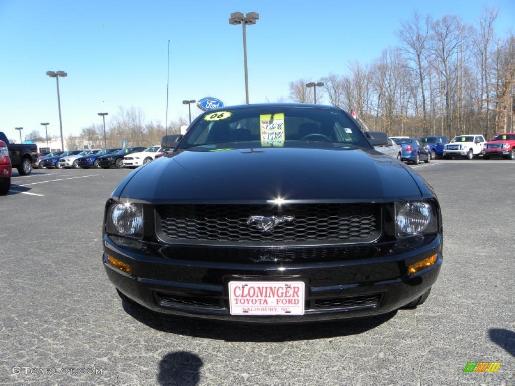 2006 Mustang V6 Deluxe Coupe - Black / Dark Charcoal photo #7