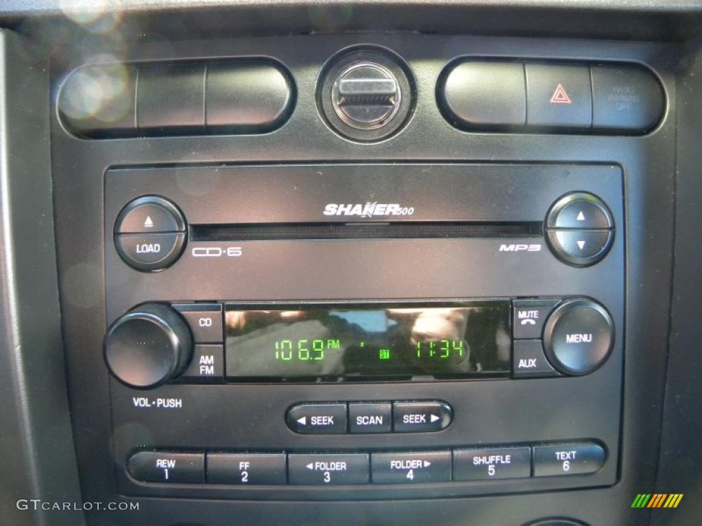 2006 Mustang V6 Deluxe Coupe - Black / Dark Charcoal photo #16