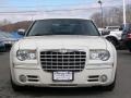 Cool Vanilla - 300 C HEMI Photo No. 3