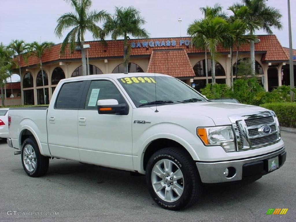 2010 F150 Lariat SuperCrew - Oxford White / Black photo #1