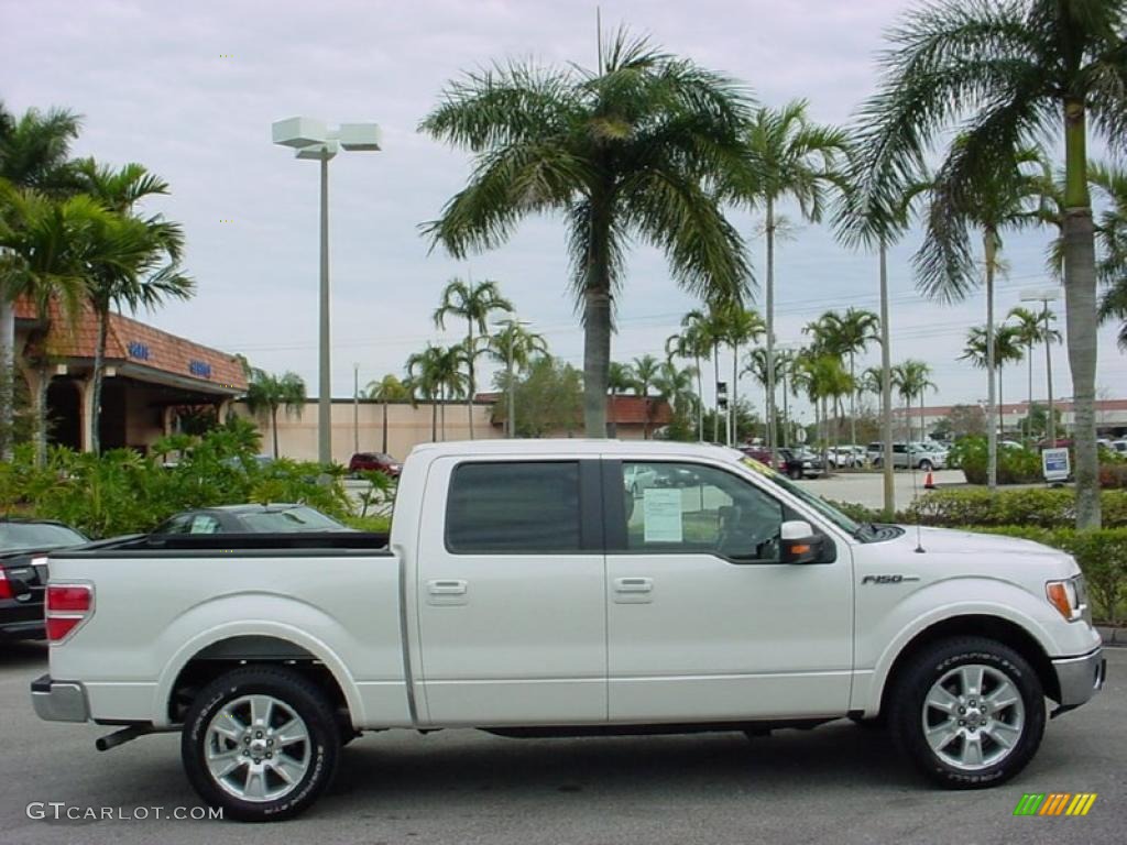 2010 F150 Lariat SuperCrew - Oxford White / Black photo #2