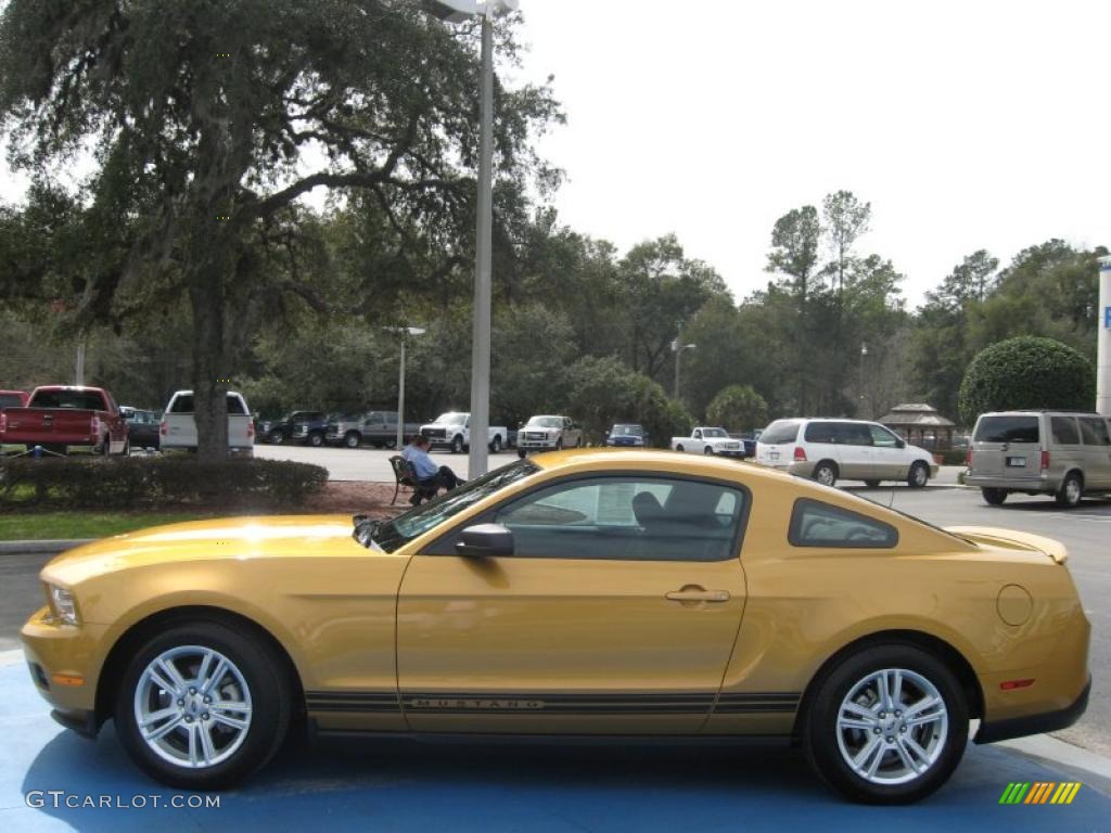 2010 Mustang V6 Coupe - Sunset Gold Metallic / Charcoal Black photo #2