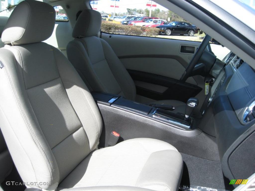 2010 Mustang V6 Coupe - Brilliant Silver Metallic / Stone photo #17