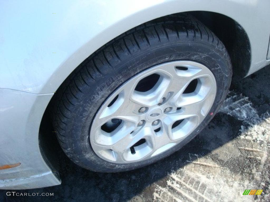2010 Fusion SE - Brilliant Silver Metallic / Charcoal Black photo #9