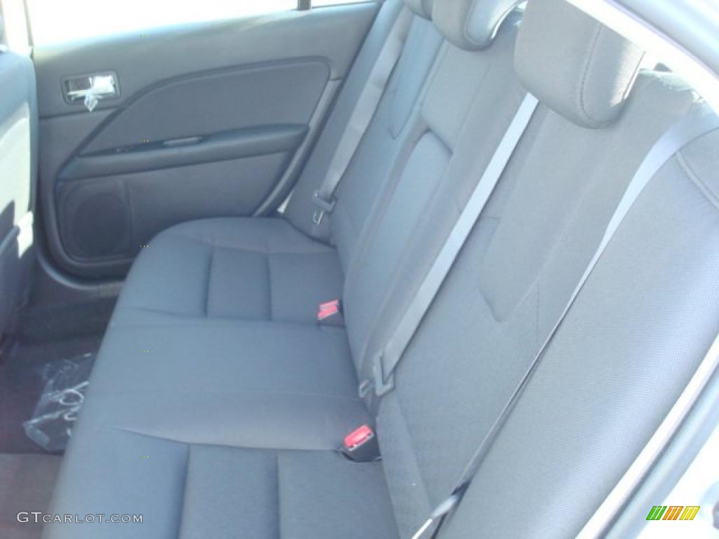 2010 Fusion SE - Brilliant Silver Metallic / Charcoal Black photo #11