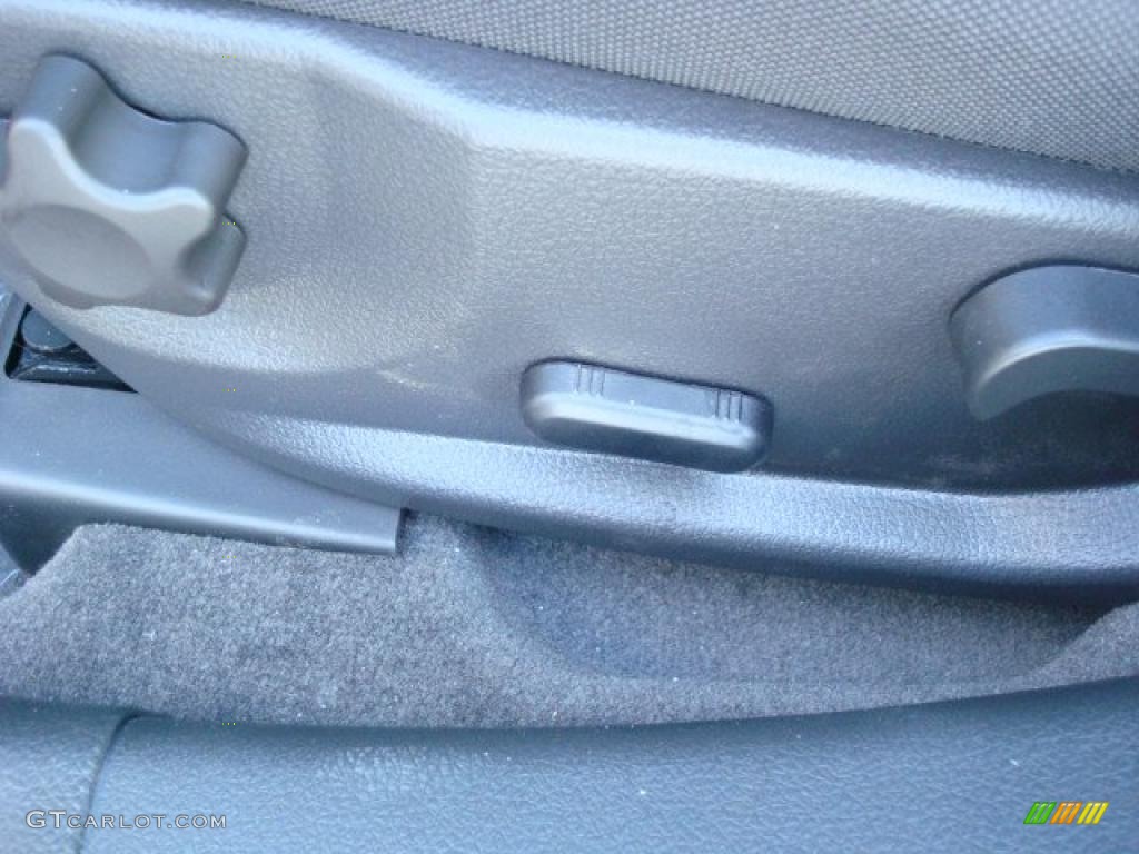2010 Fusion SE - Brilliant Silver Metallic / Charcoal Black photo #15