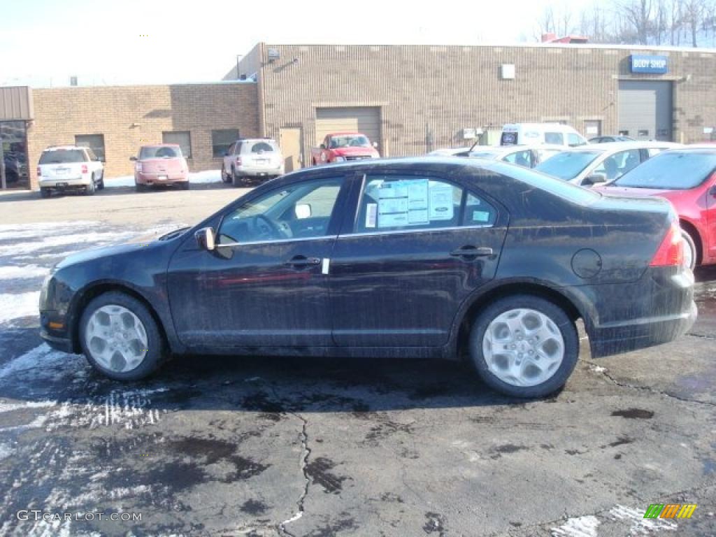 2010 Fusion SE - Tuxedo Black Metallic / Charcoal Black photo #6