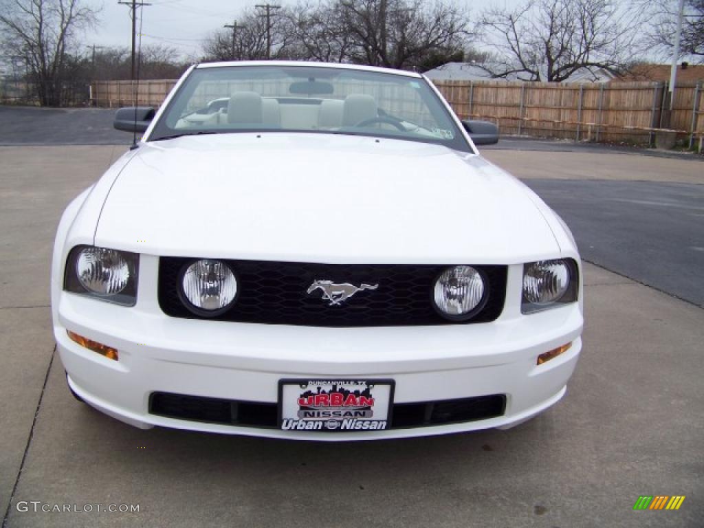 2007 Mustang GT Premium Convertible - Performance White / Medium Parchment photo #2