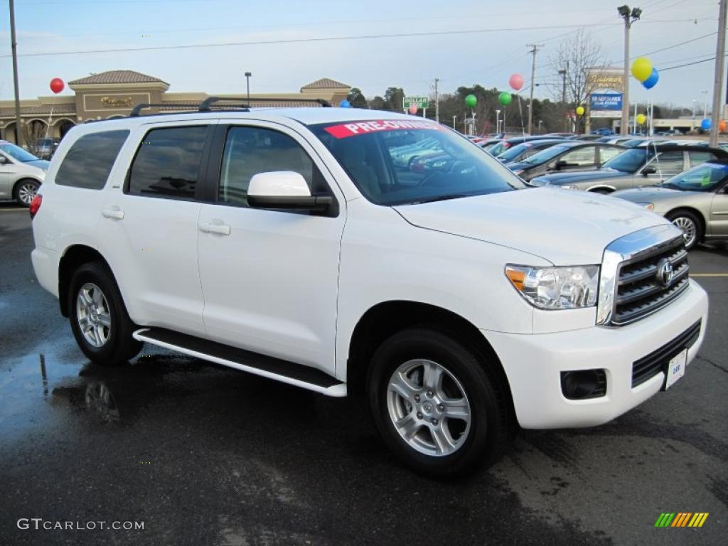 2009 Sequoia SR5 - Super White / Graphite Gray photo #7