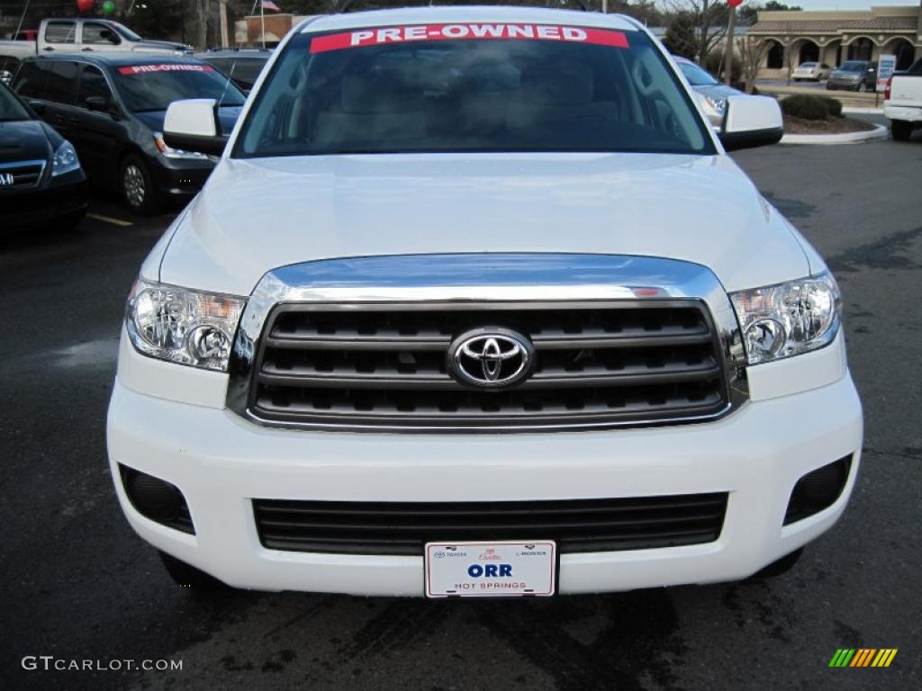 2009 Sequoia SR5 - Super White / Graphite Gray photo #8