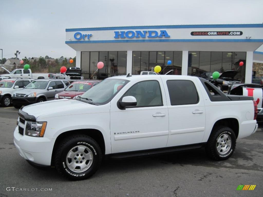 Summit White Chevrolet Avalanche