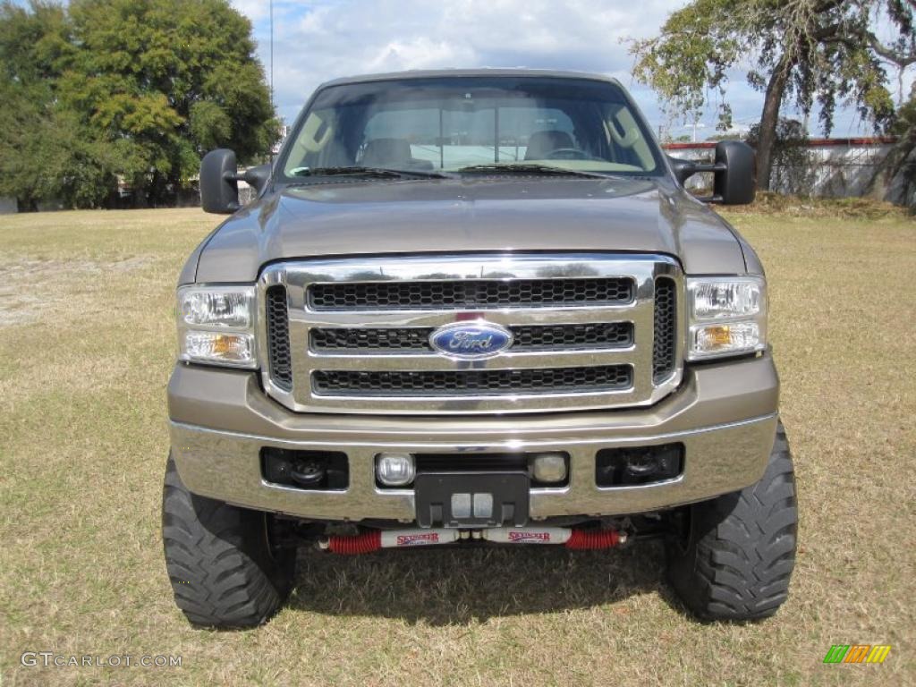 2006 F250 Super Duty Lariat FX4 Off Road Crew Cab 4x4 - Arizona Beige Metallic / Tan photo #2