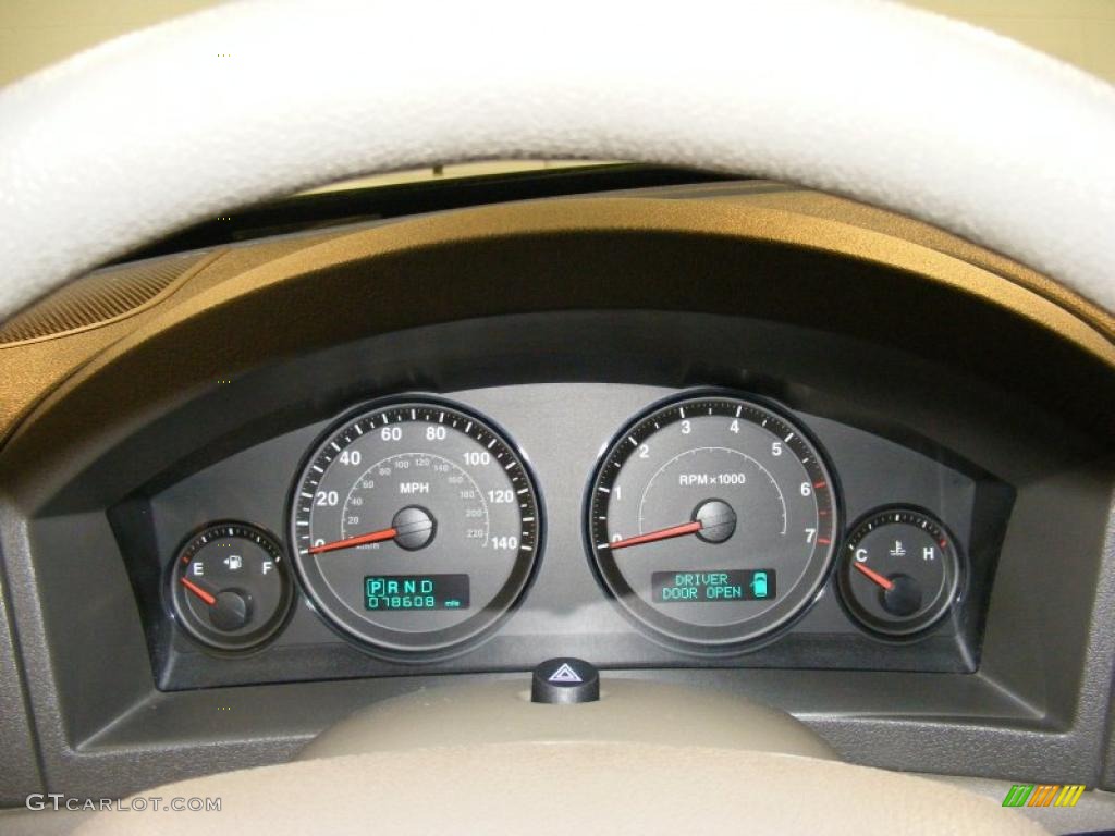 2005 Grand Cherokee Laredo - Deep Beryl Green Pearl / Khaki photo #7