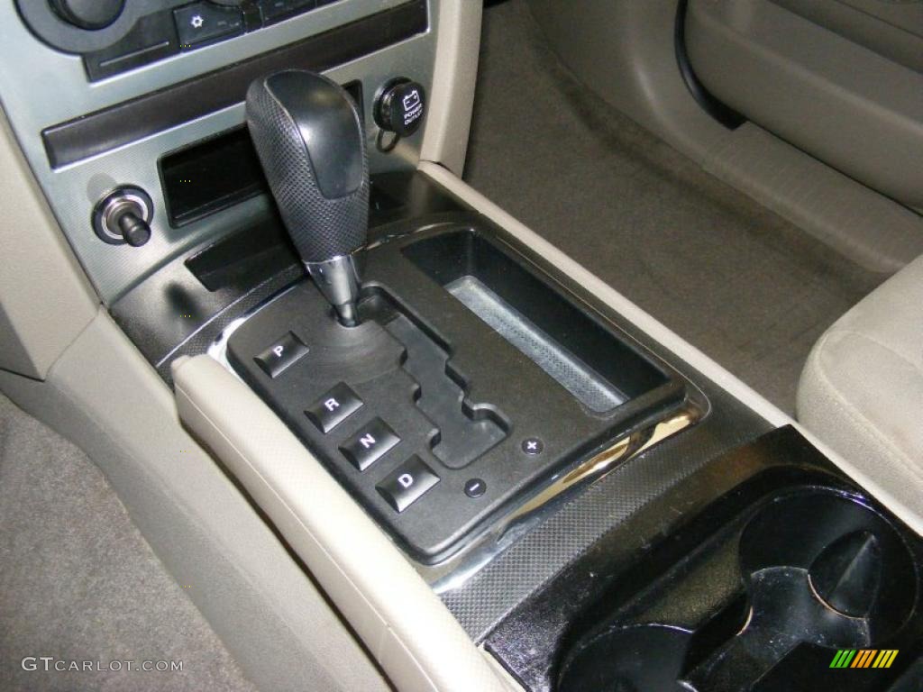 2005 Grand Cherokee Laredo - Deep Beryl Green Pearl / Khaki photo #24
