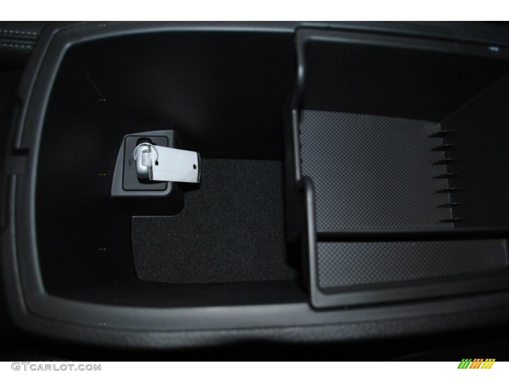 2011 Sorento EX AWD - Bright Silver / Black photo #48