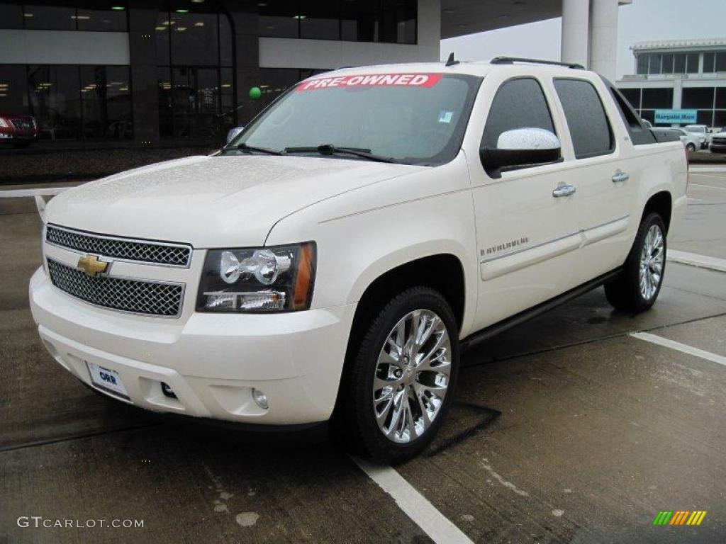 2008 Avalanche LTZ - White Diamond Tricoat / Ebony/Light Cashmere photo #1