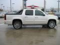 2008 White Diamond Tricoat Chevrolet Avalanche LTZ  photo #4