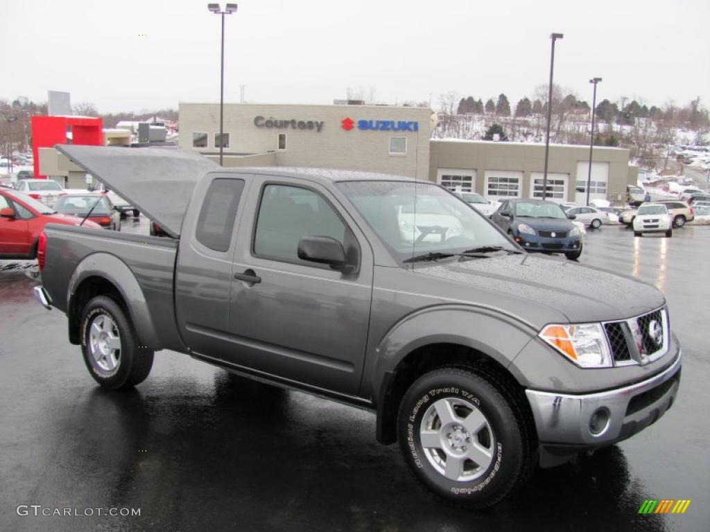 2008 Frontier SE King Cab 4x4 - Storm Grey / Graphite photo #2