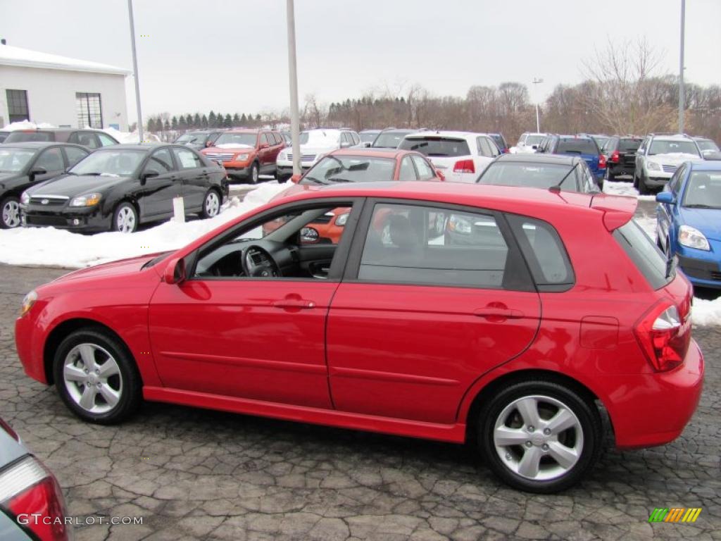 2008 Spectra 5 SX Wagon - Classic Red / Black photo #2