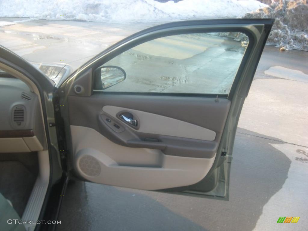 2005 Malibu Sedan - Silver Green Metallic / Neutral Beige photo #25