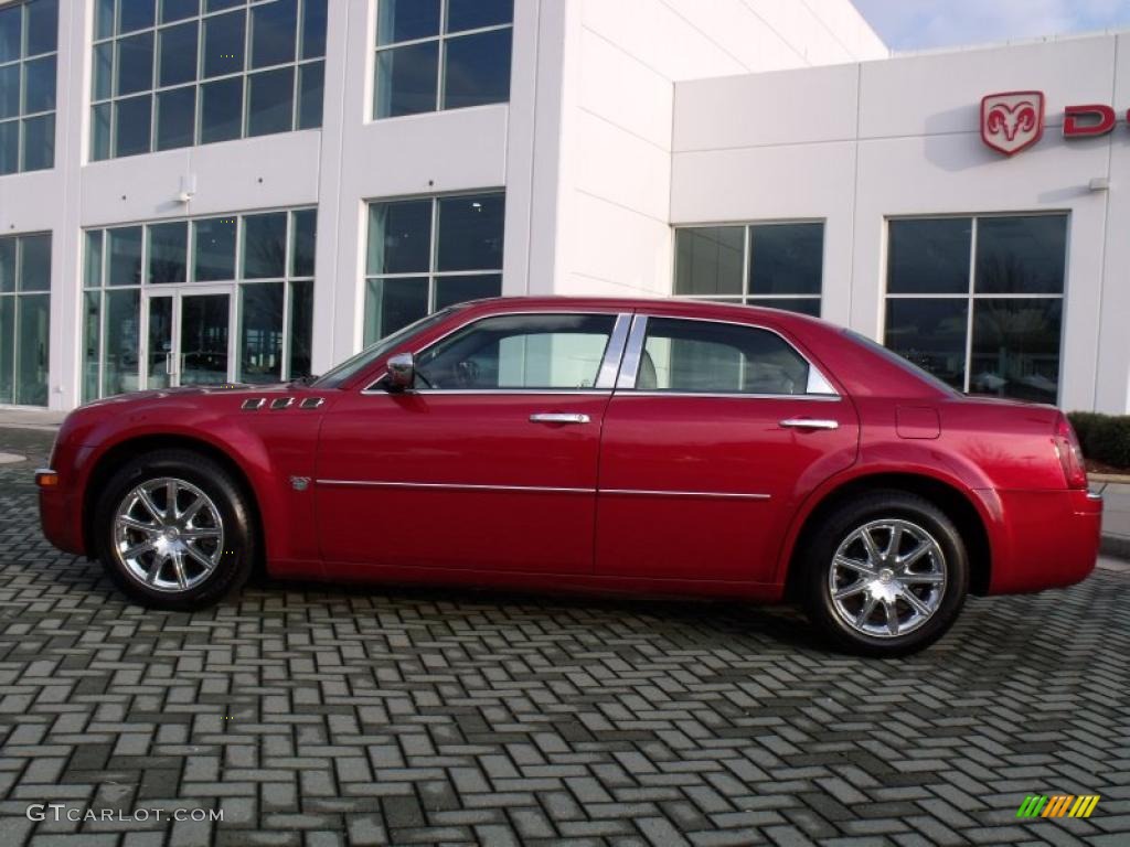 2007 300 C HEMI - Inferno Red Crystal Pearlcoat / Dark Slate Gray/Light Graystone photo #2