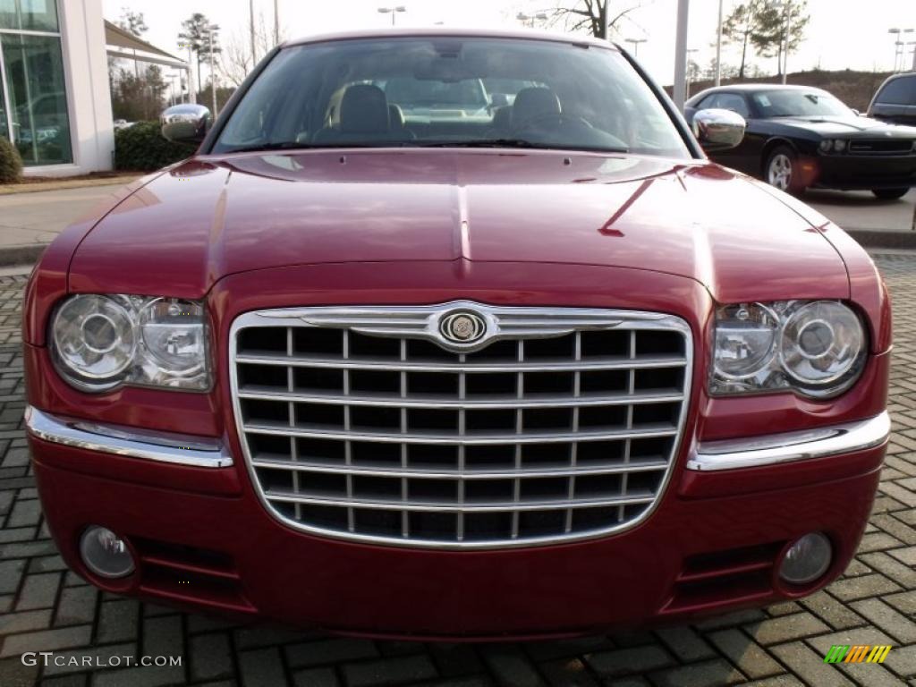 2007 300 C HEMI - Inferno Red Crystal Pearlcoat / Dark Slate Gray/Light Graystone photo #8