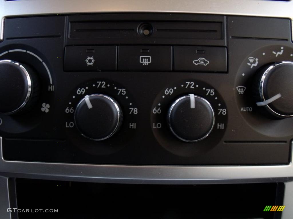 2007 300 C HEMI - Inferno Red Crystal Pearlcoat / Dark Slate Gray/Light Graystone photo #26