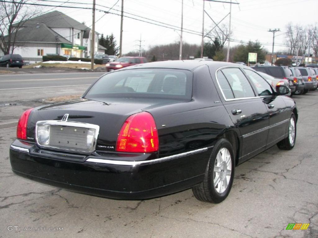 2008 Town Car Executive L - Black / Black photo #3