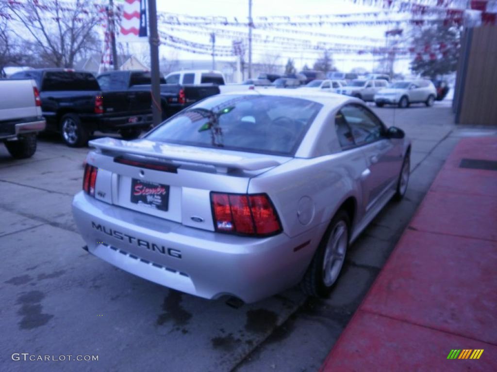2001 Mustang GT Coupe - Silver Metallic / Dark Charcoal photo #6